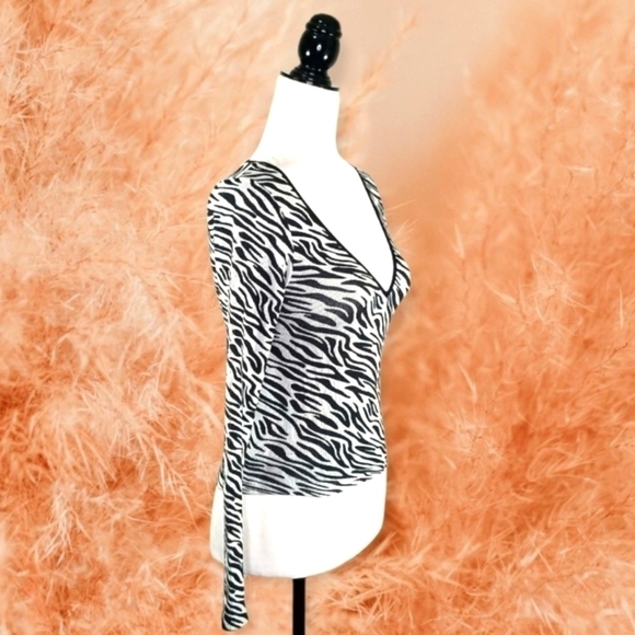 Stradivarius Animal Print Deep V-neck Crop Top - Picture 3 of 5